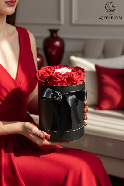CAPSULE Sevgiliye Hediye 14 Şubat Sevgililer Günü Hediyelik Çiçek Kırmızı