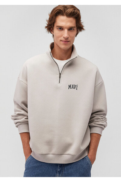 Mavi Graues Sweatshirt mit halbem Reißverschluss und Logo-Print 0S10208-70074