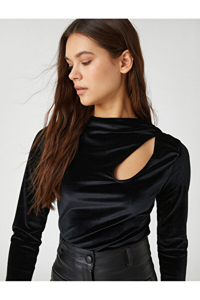 Koton Langärmliges T-Shirt mit Samtfensterdetail und hohem Kragen