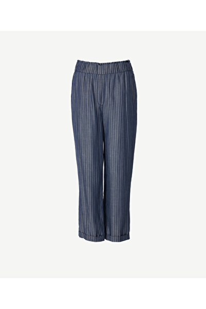 Yargıcı Kemer Detaylı Pantolon