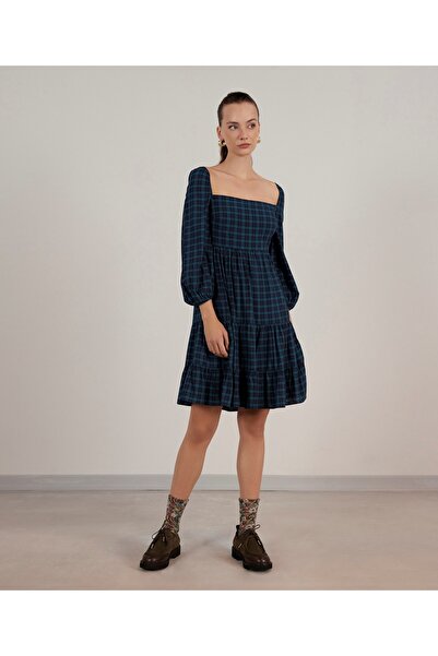 Yargıcı Gipe Detaylı Elbise