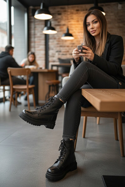 MelAlp Hakiki Deri Kadın Postal Önden Bağcıklı Yandan Fermuarlı Siyah Bot