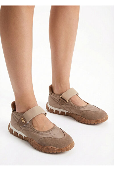 elvinshoes حذاء رياضي باليه نسائي من باربرا مصنوع من الفرو الصناعي مع شريط في...