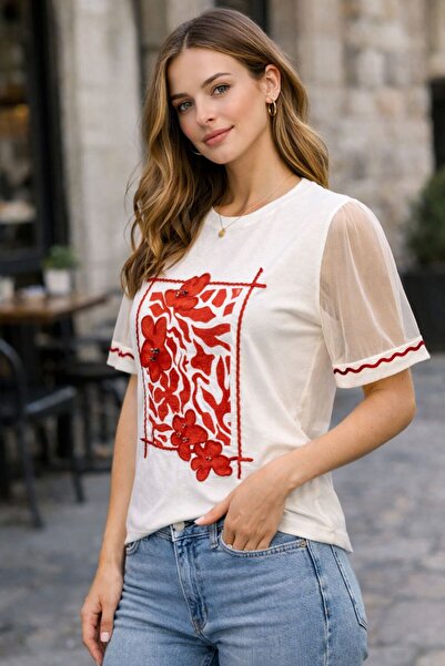 Gönülden Tasarım RED ZIRCON STONE FLOWERY SLEEVES TOWEL EMBROIDERED TEE