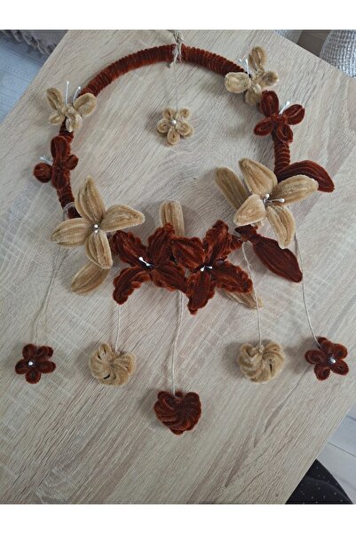 Sevgi burada Lilyum Şönil Kapı Süsü