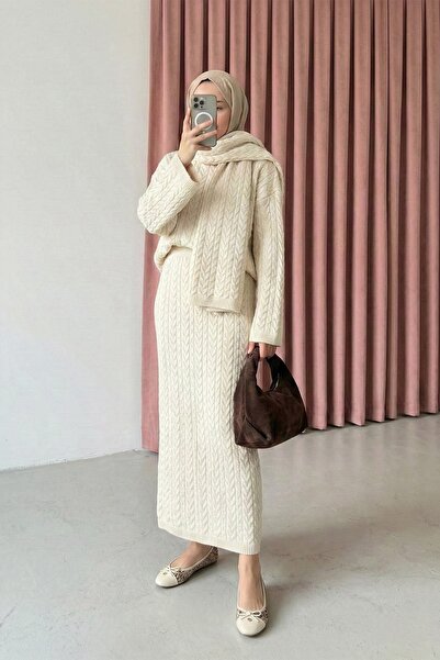 InStyle Hair Braided Knitwear Ecru Scarf Set