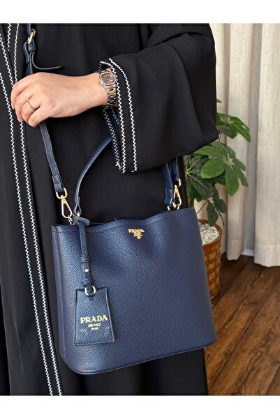 GGGG Bags with their accessories