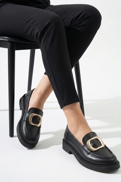 GRADA حذاء نسائي بدون كعب من الجلد الطبيعي باللون الأسود، حذاء بدون كعب بتصمي...