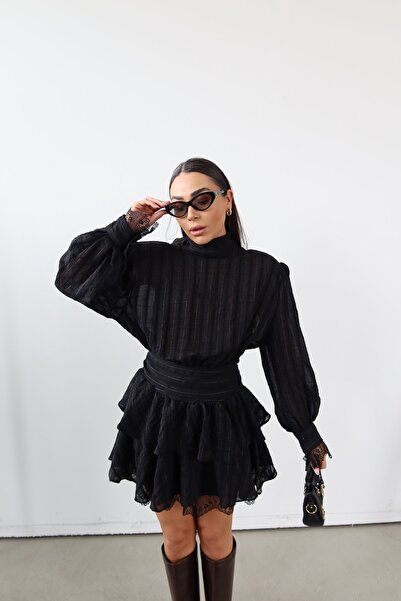 Özge Özgenç Premium Halter Neck Dress with Shoulder Pad Shoulder Straps