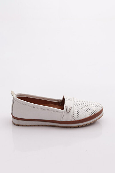 DGN 805-D-22Y Women's Flat Side V Buckle Comfort Shoes