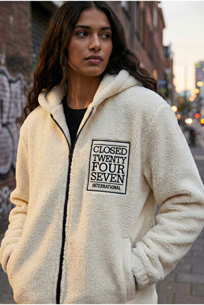 gajin Embroidered Detailed Zippered Plush Jacket