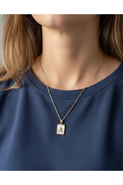 Stilbenim قلادة بحروف