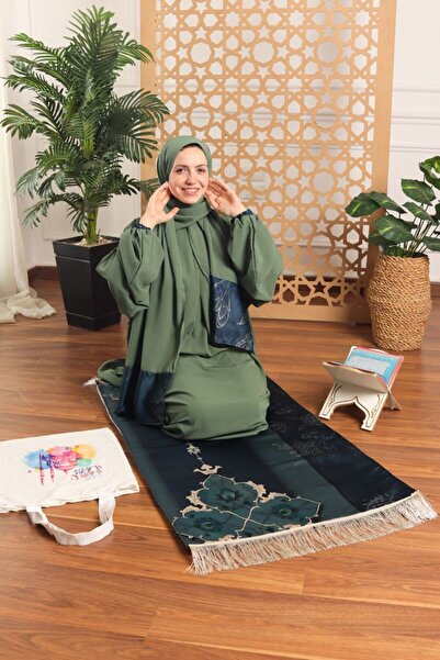 Generic Satin abaya with lined prayer mat