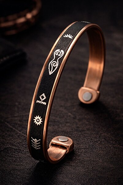 İyyaKee Erkek Saf Bakır Bileklik Üstü Siyah Deri ve Desenli Ayarlanabilir Mık...