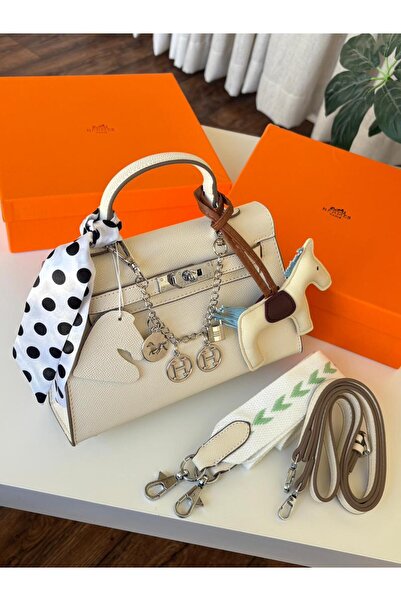 GGGG Bags with their accessories