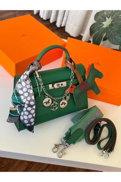 GGGG Bags with their accessories