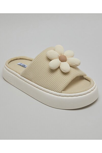 R&B Women's Beige Appliqued Bedroom Slippers