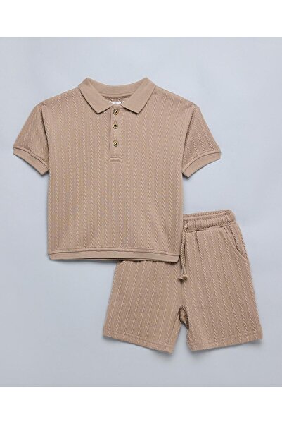 R&B طقم تيشيرت بولو بني محبوك للأولاد وشورت
