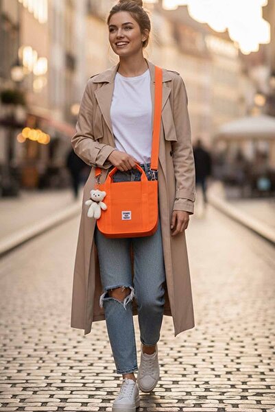 vynor atelier Women's Hand and Shoulder Bag