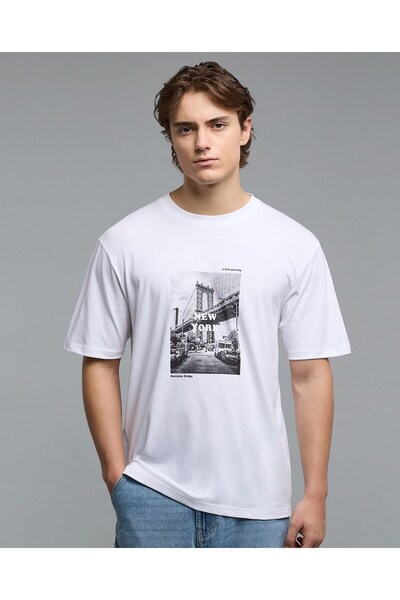 R&B Graphic Print T-Shirt With Crew Neck And Short Sleeves