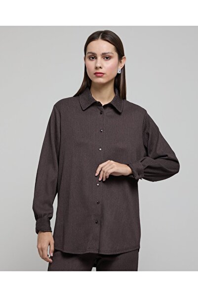 R&B قميص منقوش بياقة كلاسيكية وأكمام طويلة