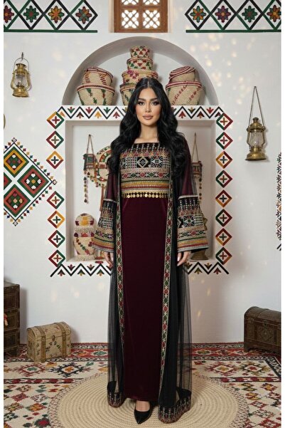 Model Leyna Elegant traditional-style jalabiya for occasions, parties, and Ra...