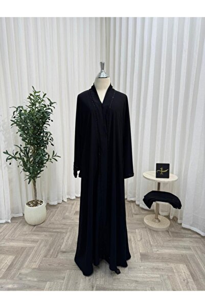 NALA FASHION A luxurious black abaya – elegance that speaks of simplicity