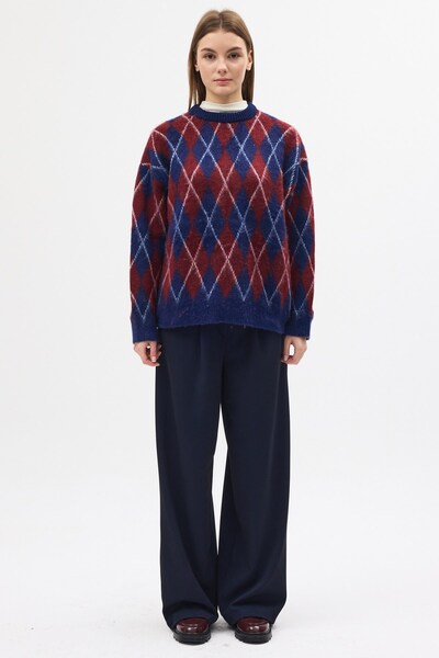 QANU Baklava Pattern Sweater Burgundy