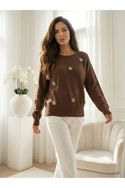 UniqueStore.ro Elegant brown sweater with star-shaped crystal applications