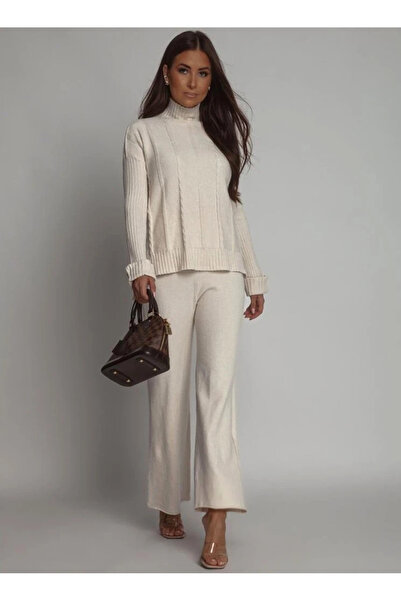 UniqueStore.ro Women's ivory knitted set with sweater and loose pants