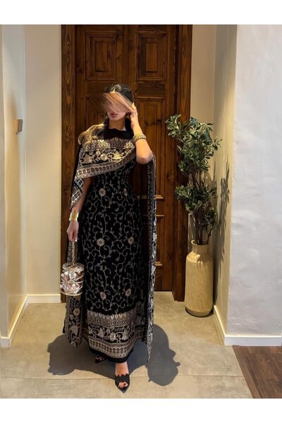 LAMSAT LATIN Elegant black embroidered women's jalabiya.