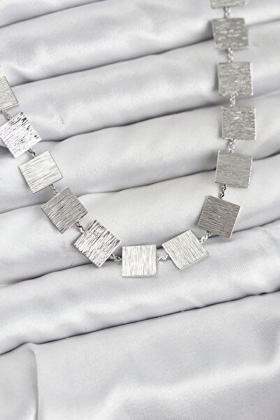 Skygo قلادة نسائية موديل لوحة مربعة باللون الفضي - TJ-BKO10824