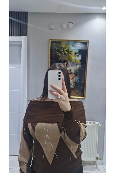 Bluebutik Baklava desen madonna yaka bluz