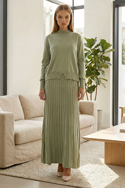 bacc Women's Green Half Turtleneck Sweater and Midi Length Pleated Skirt Set ...