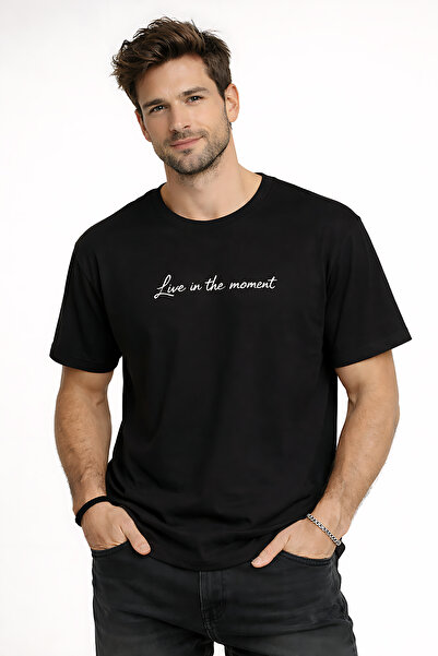 ArtYus Live in the Moment Text Printed Cotton Relaxed Fit Round Neck Unisex T...