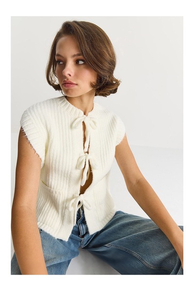 LUSHİGO Women's Front Tie Soft Textured Sweater Knitwear Vest Women0090
