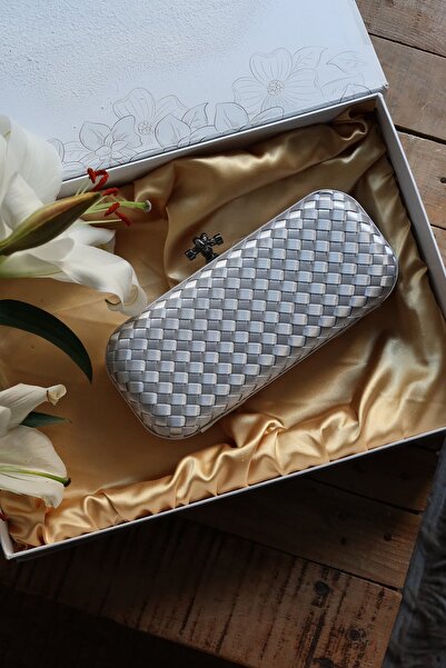 Moom Bag Women's Silver Knitted Textured Chain Clutch Bag