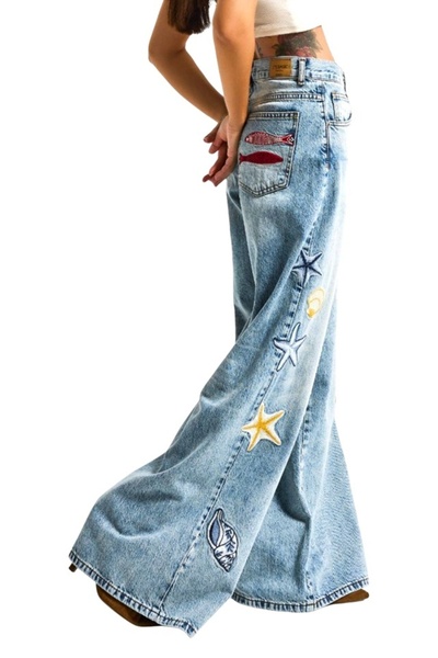 FashionForYou MediTERRA loose fit pre-washed jeans, with embossed application...