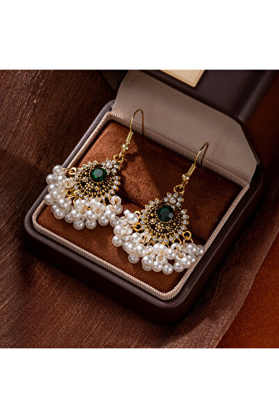 Choice أقراط بيضاء قطعة واحدة بتصميم عرقي، مزينة بشراشيب من اللؤلؤ، على الطرا...