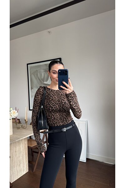 sinemkivanc co Leopard Print Boat Neck Blouse