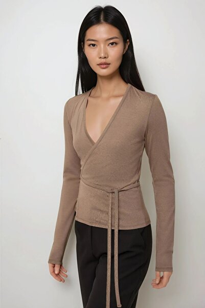 Hiccup Bluză din viscoză, tricotată moale la atingere, cu decolteu în V și mâ...