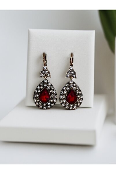 FAYRA ACCESSORIES أقراط على شكل قطرة ماء مرصعة بحجر الزركون