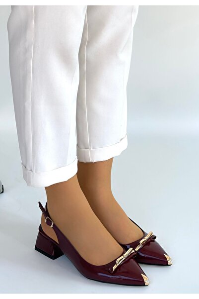 BESKAR حذاء راقي بكعب من الجلد اللامع باللون العنابي