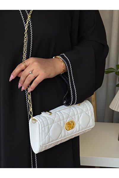 بيت الجملة (translated: House of Wholesale) evening bag