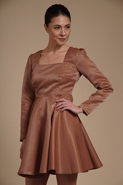 Velinna Rochie mini elegantă din tafta lucioasă fixă, cu croială în linie A, ...