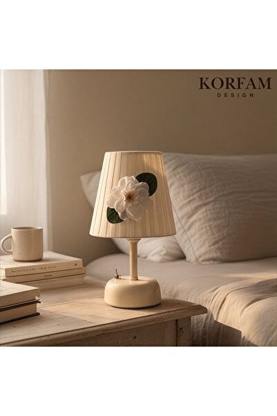 KorFam VERONA - Krem Keten Kumaş Beyaz Gül Motifli Pilli Masa & Gece Lambası