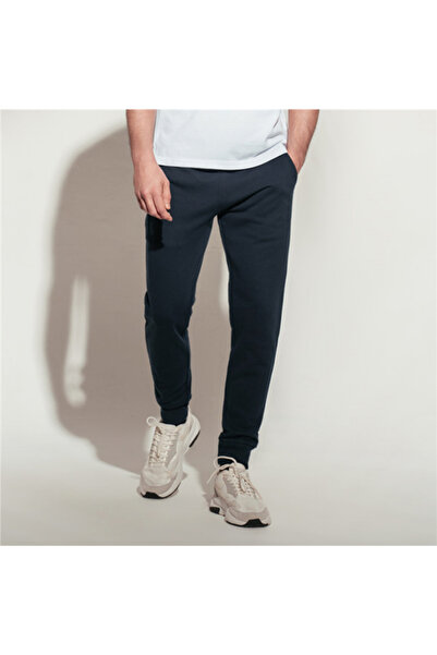Giordano Men’s Slim Tapered Air Double Knit Joggers