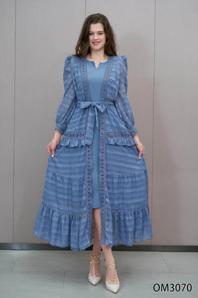 BRATO Two-piece dress with a modern and elegant design