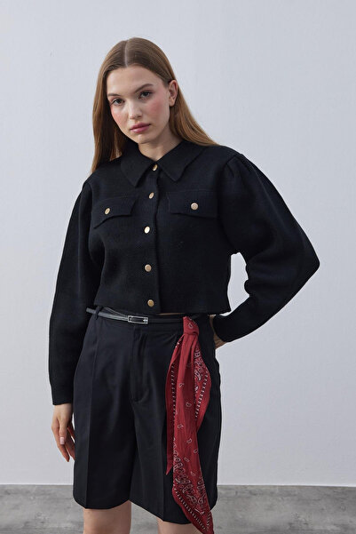 Qaju Women's Buttoned Pocketed Cropped Textured Jacket – Black