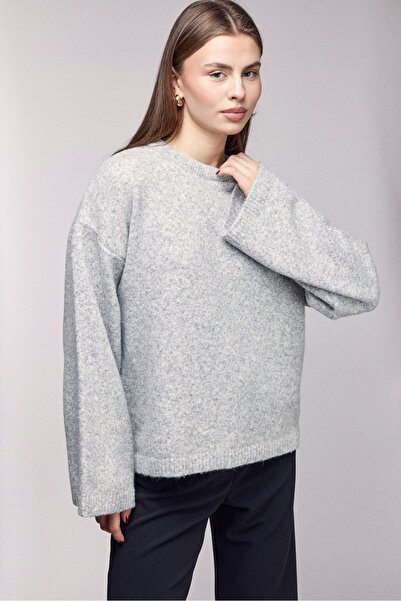 Saade Gray Crew Neck Oversized Textured Knit Sweater - Wide Sleeve Detail